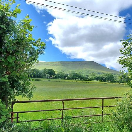 River Cottage@Cwm Mill - Riverside Family Holidays In The Black Mountains ヘレフォード エクステリア 写真