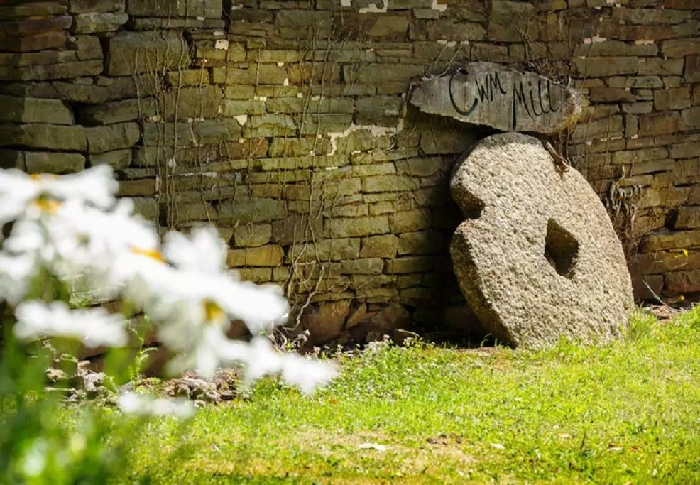 River Cottage@Cwm Mill - Riverside Family Holidays In The Black Mountains ヘレフォード エクステリア 写真